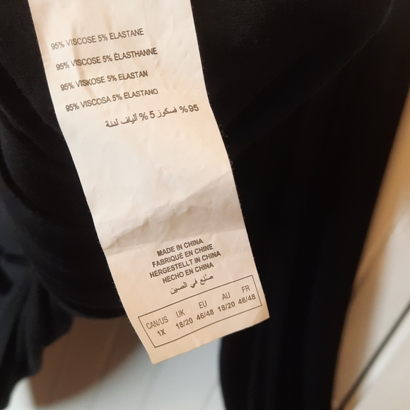 COPY - MICHEL STUDIO Long Bell Sleeve, Cut Out V-Neck Lace Top - Picture 6 of 7